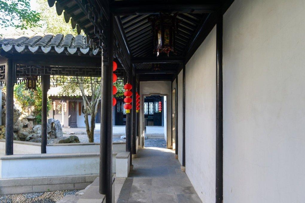 打造“三个课堂”、实现“三个结合”